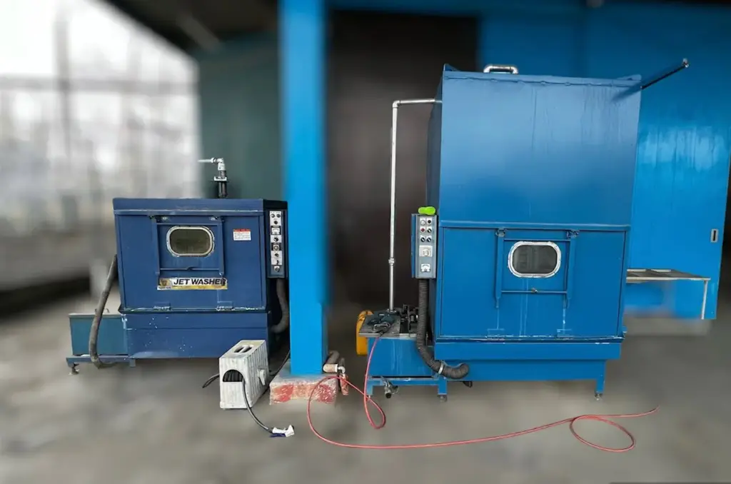 金属部品の油分除去に使用する脱脂洗浄機設備